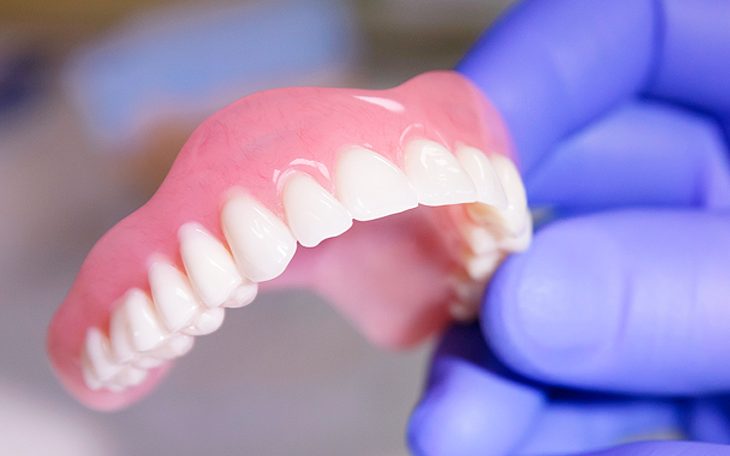 Протезирование зубов: Современные методы и преимущества